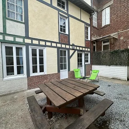 Petite Maison Place Du Marche Deauville